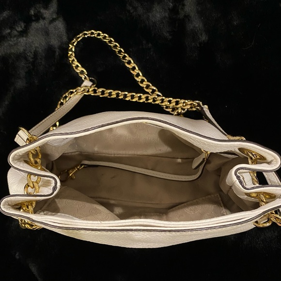 Michael Kors White Jet Set Chain Shoulder Bag - Picture 10 of 13